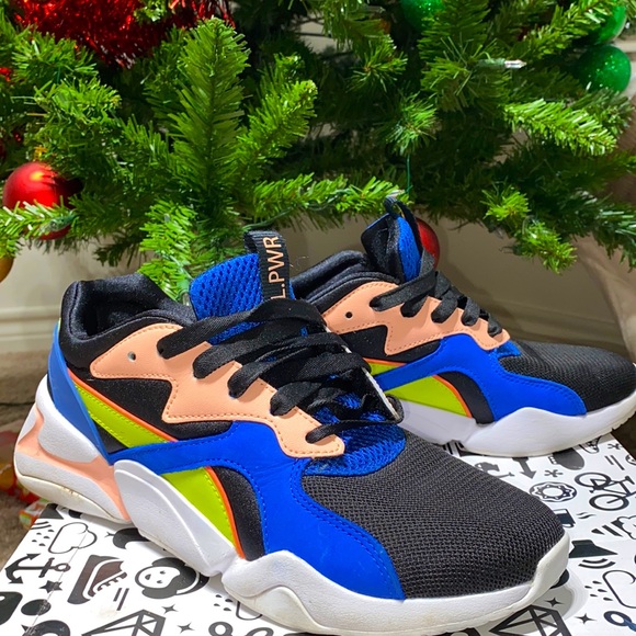 Puma Shoes - Picture 1 of 2